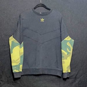 Adidas large black and camo sweatshirt